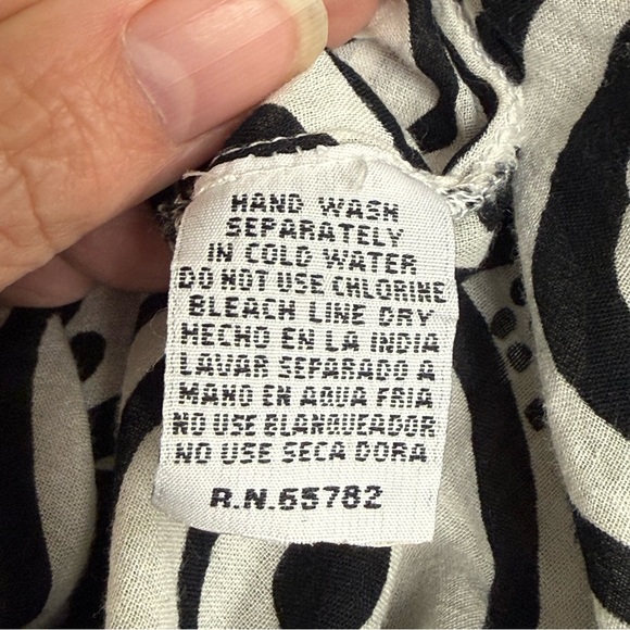 Peppermint Bay Boho Tunic Top Black White Cotton Crochet Trim Beach Large - Picture 8 of 9